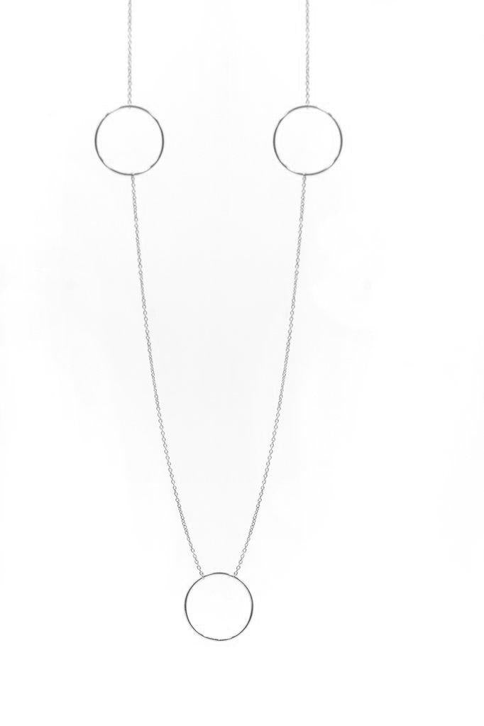 Kette mit 2 Ringen mit Zirkonia aus SilberLange Silberkette mit 3 Ringen versehen