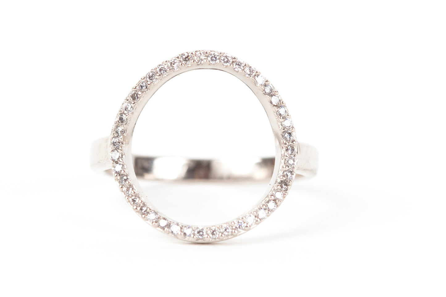 Kreis-Ring aus Silber mit Zirkonia