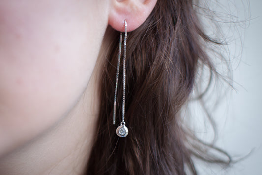 Zarte Durchzieher Ohrringe mit Zirkonia aus Silber