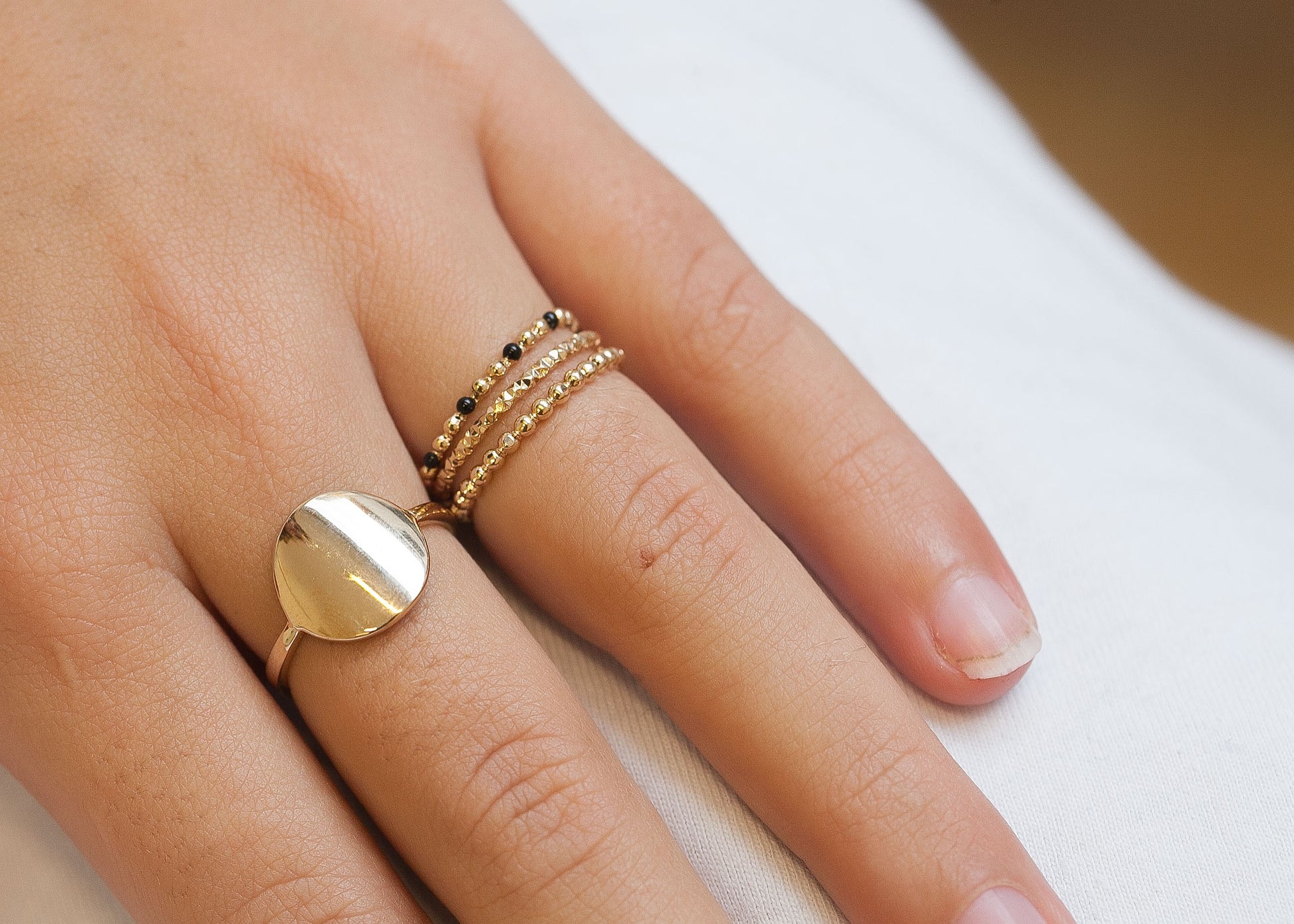 Feiner Ring mit Scheibe | 16Karat vergoldet